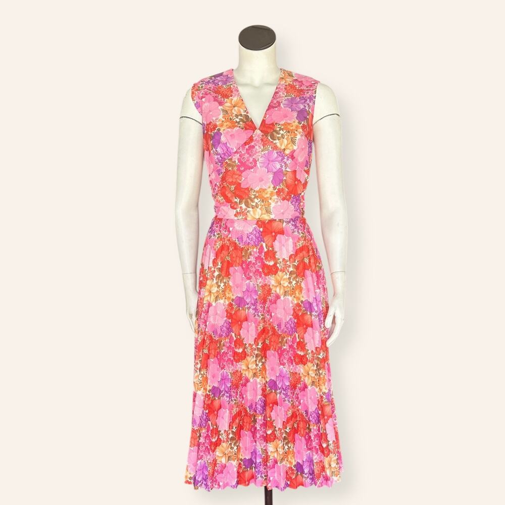 VTG Sleeveless V Neck Pink / Orange Floral Pleated Fit & Flare Midi Dress Size 6